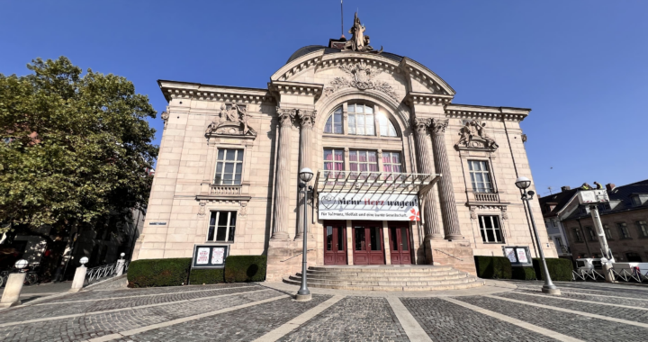 Theaterstück „Eine Ehe in zehn Sitzungen“ im Stadttheater Fürth: Beziehungsdrama mit britischem Humor