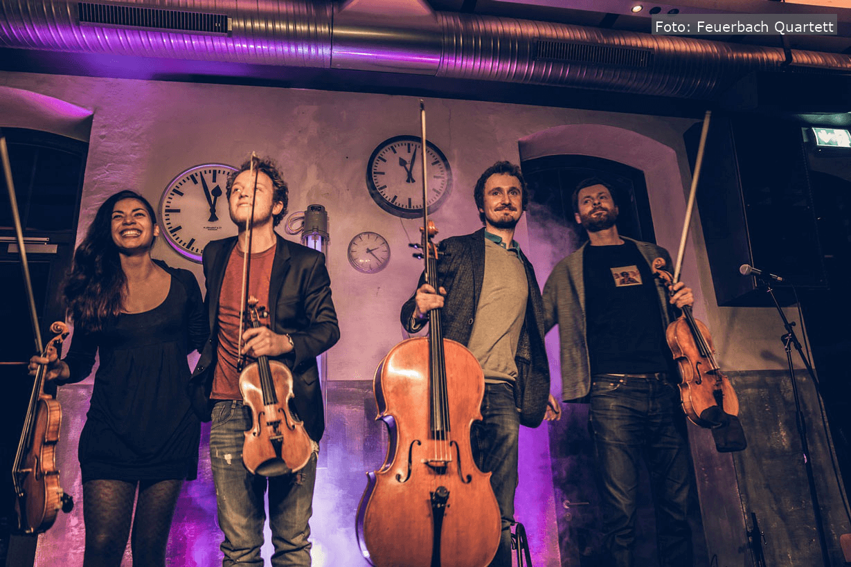 Das Feuerbach Quartett begeistert in Roßtal mit einem Mix aus Pop und Klassik in der St. Laurentius Kirche.