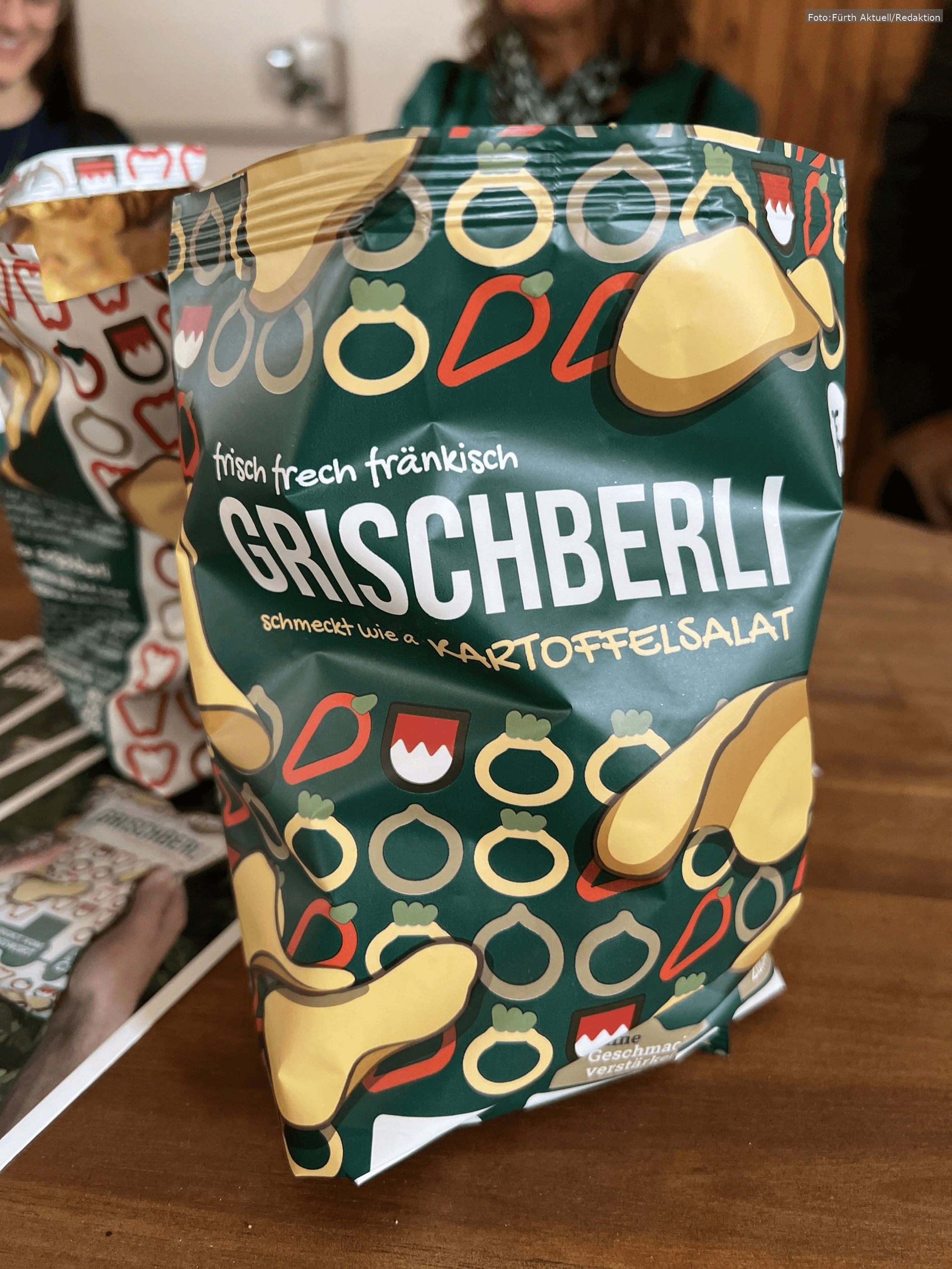 Jakob und Eva Zwingel aus Fürth mischen gerade die Snackwelt richtig auf: Grischberli – so heißen die Chips, die aus Kartoffeln gemacht werden, die in der Region angebaut werden und mittlerweile bei mehreren Hundert Händlern in den Regalen stehen.