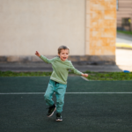 Kinderfreundliche Freiräume: Temporäre Spielstraßen in Zirndorf und Puschendorf bieten Platz für Spiel und Spaß ohne Autos.